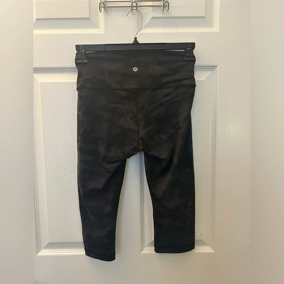 Lululemon Wunder Under Hi-Rise 1/2 Tight 17” - Picture 4 of 5